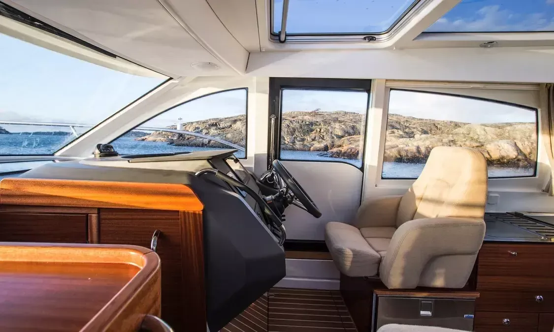 Nimbus 305 Coupe | Nava