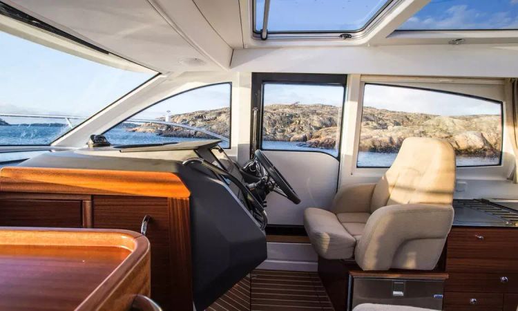 Nimbus 305 Coupe | Nava