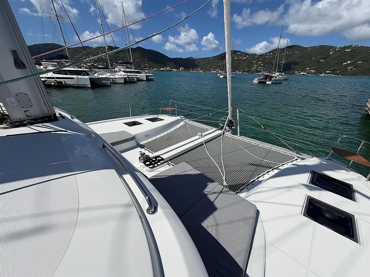 Lagoon 43 | Har Bar