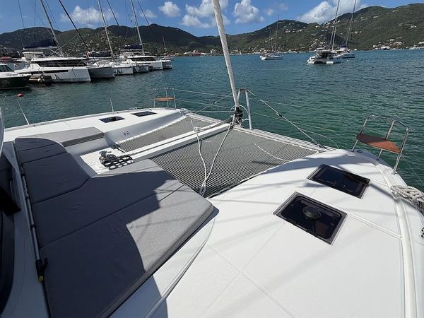 Lagoon 43 | Har Bar