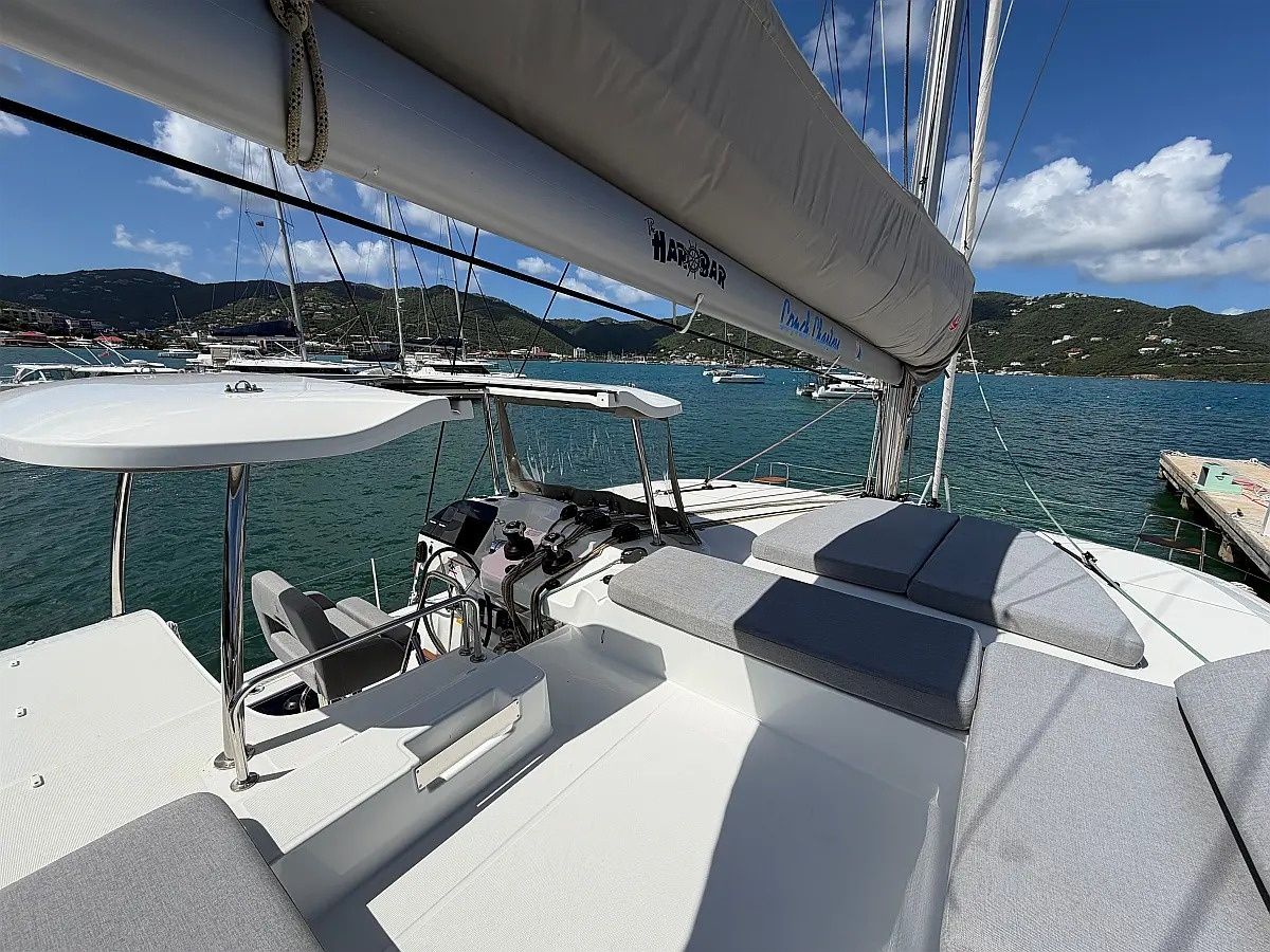 Lagoon 43 | Har Bar