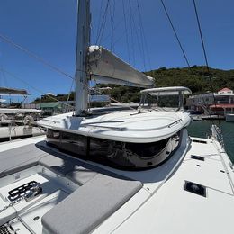Lagoon 43 | Har Bar