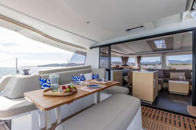 Fountaine Pajot New 44 | CinSeLuna