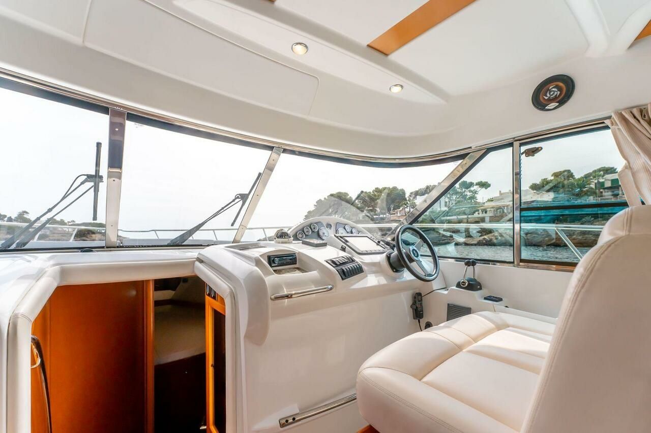 Beneteau Antares 12 | Helen Rose