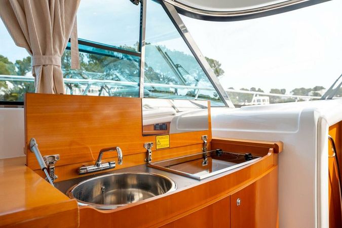 Beneteau Antares 12 | Helen Rose