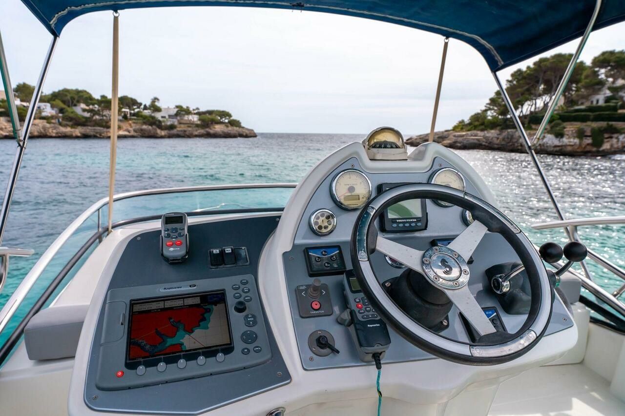 Beneteau Antares 12 | Helen Rose