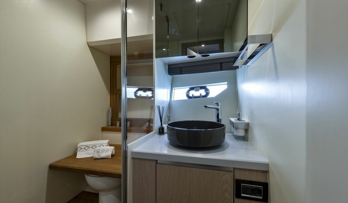 Sessa 48 | Supernova