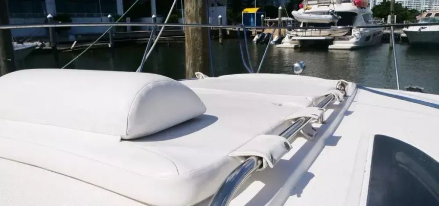 Sea Ray 310 Sundancer | Living Waters