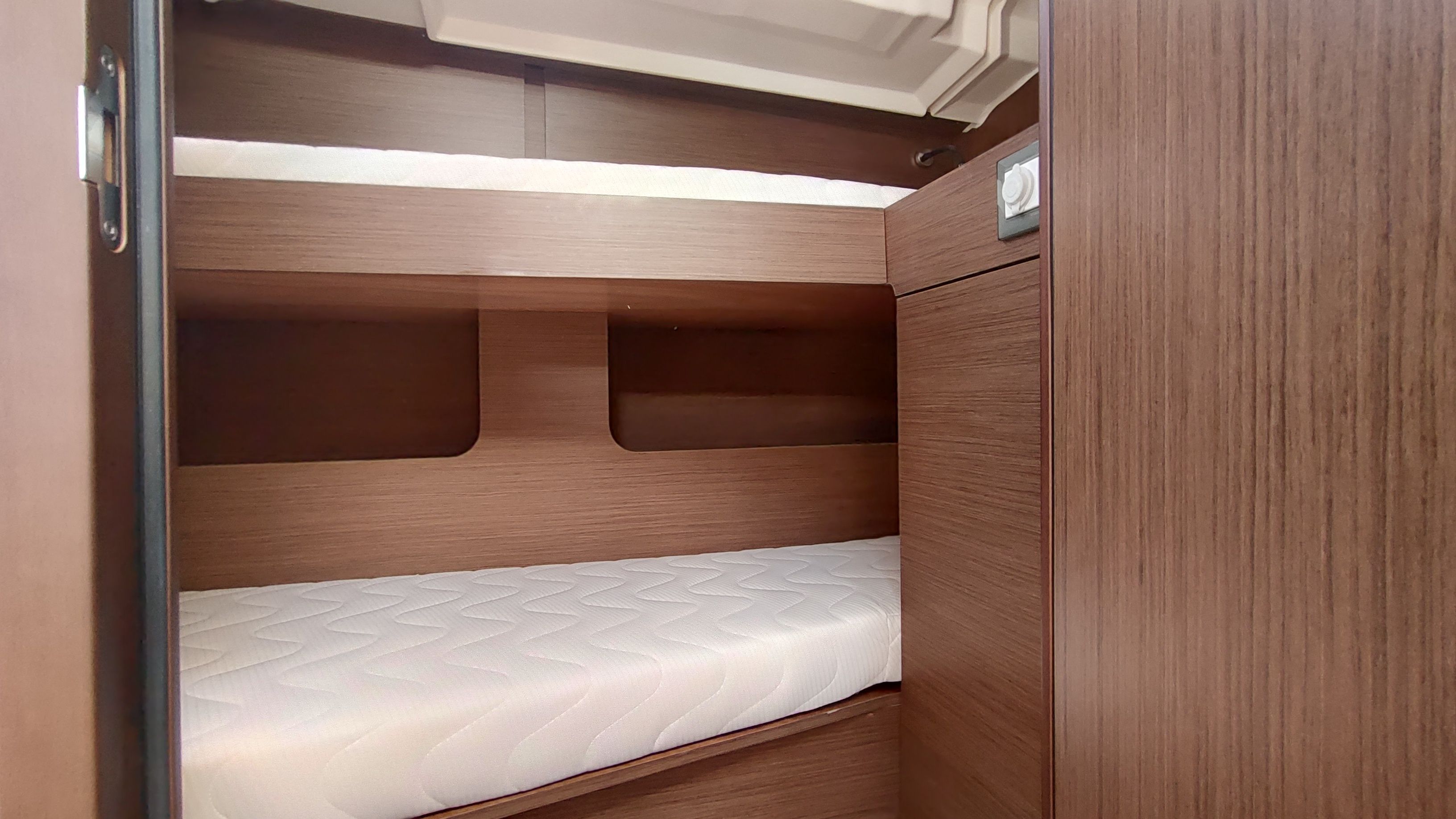 Beneteau Oceanis 46.1 | Vela Loca