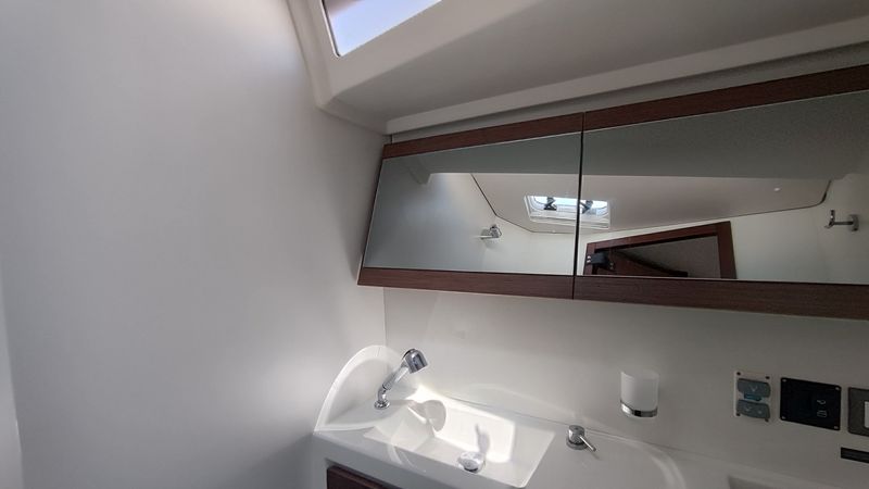 Beneteau Oceanis 46.1 | Vela Loca