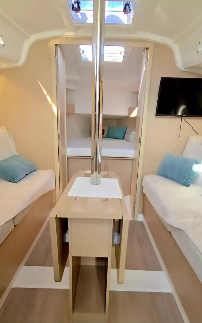 Beneteau Oceanis 30.1 | La Perle Bleue