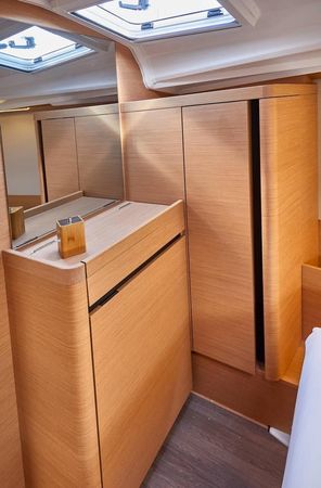 Jeanneau Sun Odyssey 410 | Esprit du Solent