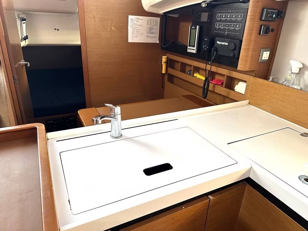 Jeanneau Sun Odyssey 410 | Esprit du Solent