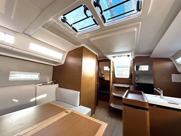 Jeanneau Sun Odyssey 410 | Esprit du Solent