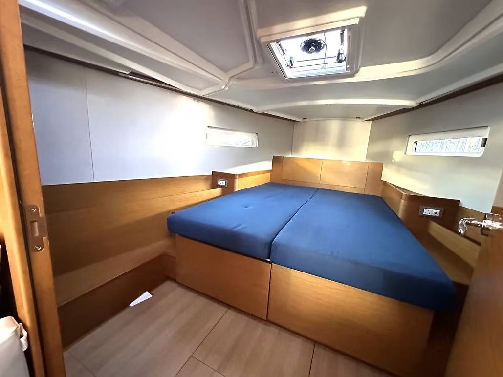 Jeanneau Sun Odyssey 410 | Esprit du Solent