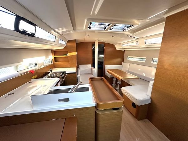 Jeanneau Sun Odyssey 410 | Esprit du Solent