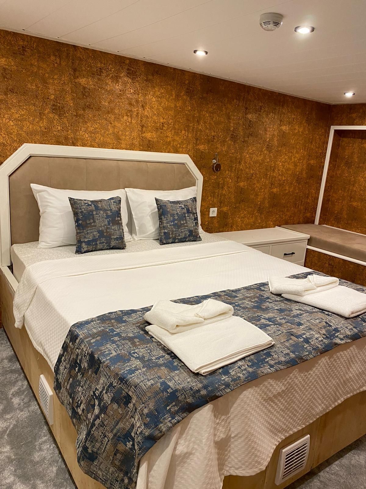 Custom Built 78 | Mavi Inci