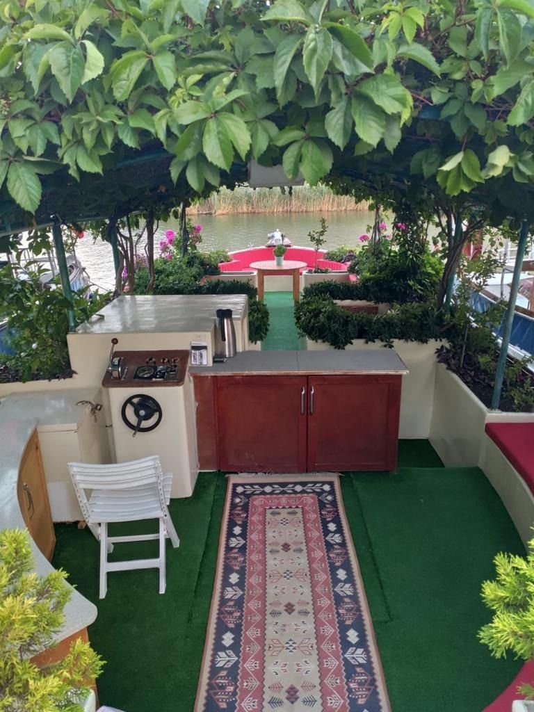 Custom Built 33 | Summer Garden