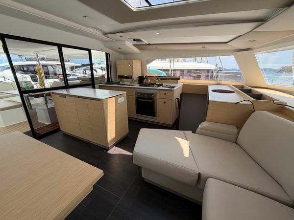 Fountaine Pajot Aura 51 | Flow