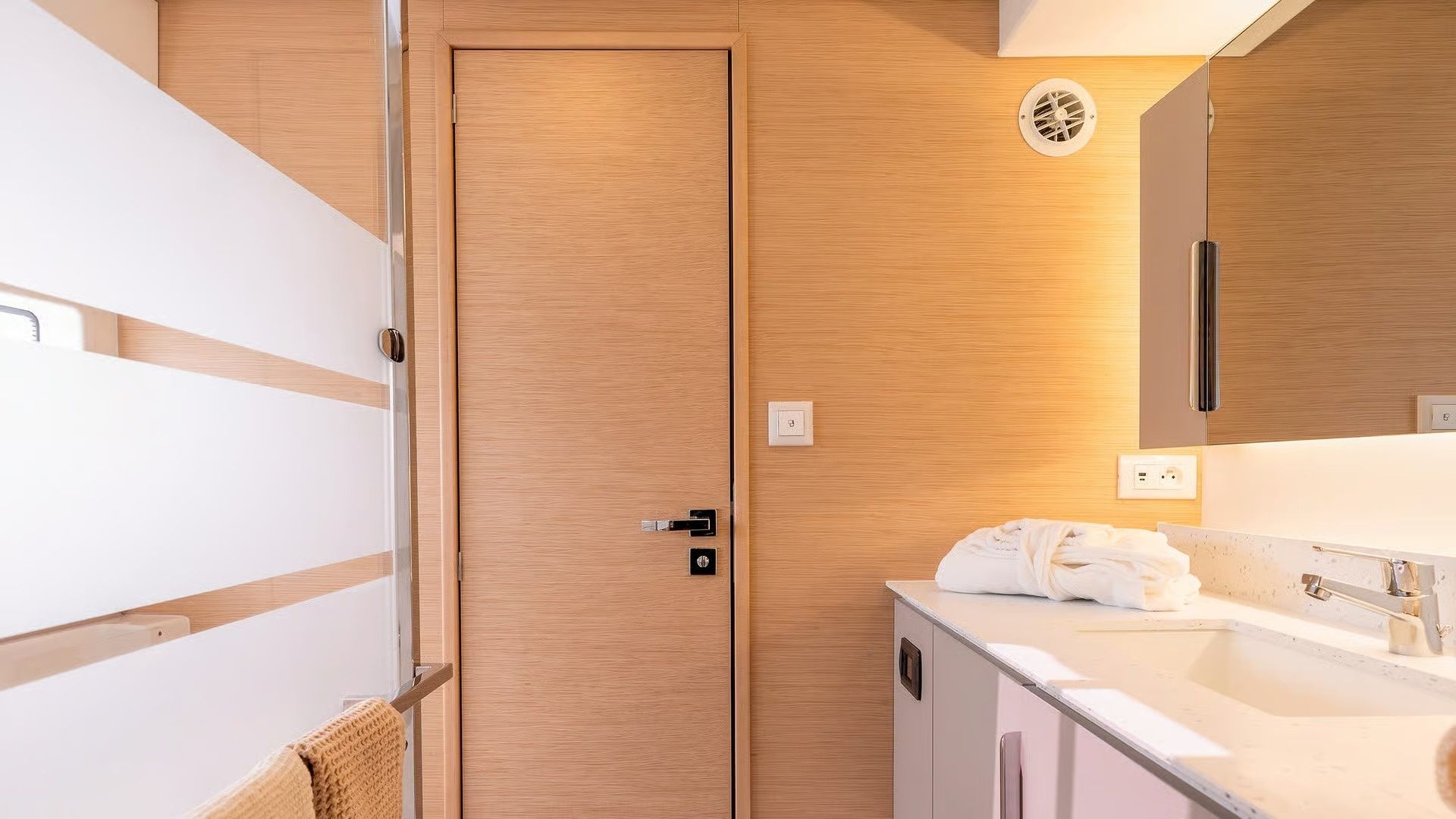 Fountaine Pajot New 41 | Sisley