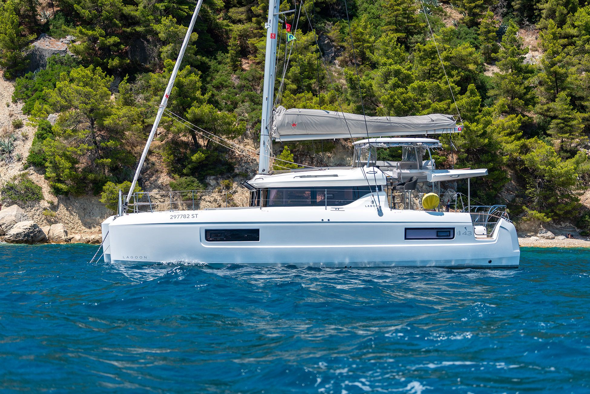 Lagoon 43 | Find Us 2