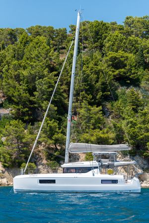 Lagoon 43 | Find Us 2