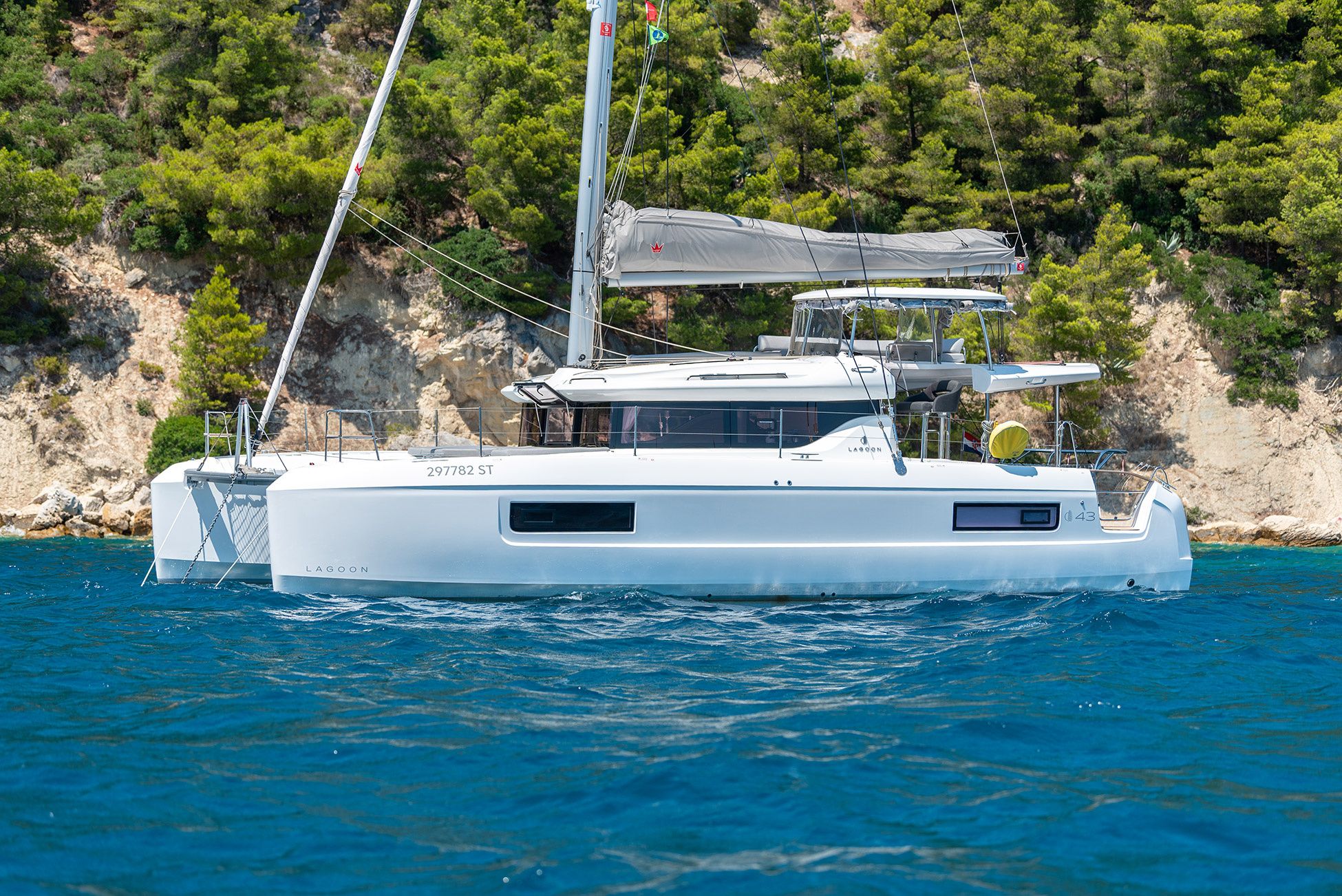 Lagoon 43 | Find Us 2