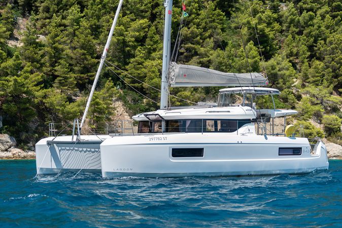 Lagoon 43 | Find Us 2