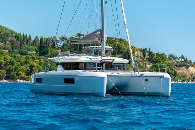 Lagoon 43 | Find Us 2