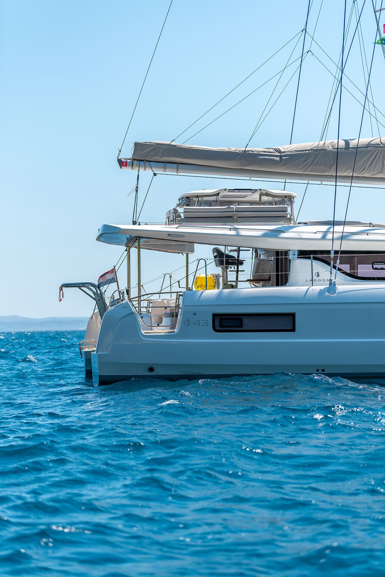Lagoon 43 | Find Us 2