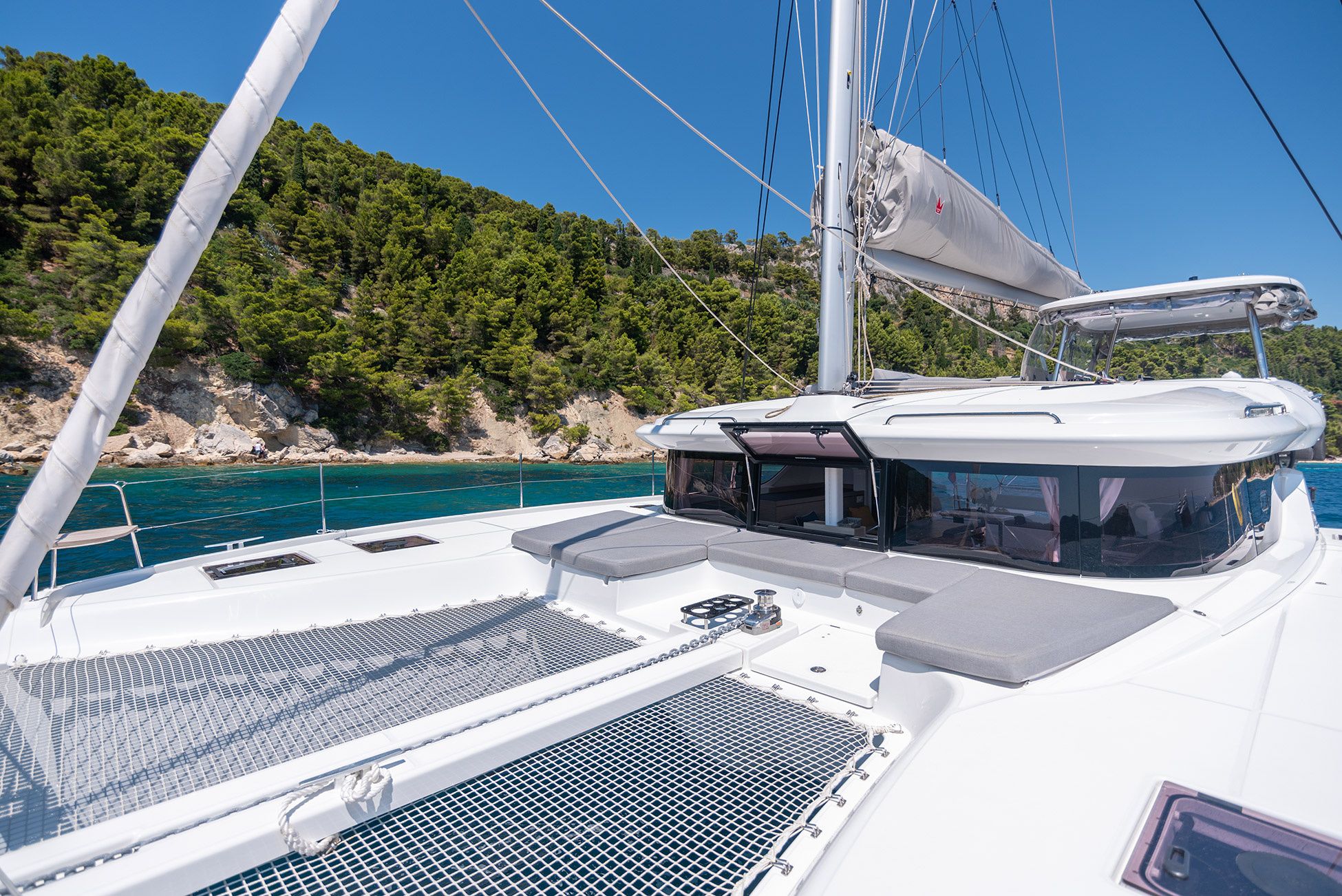 Lagoon 43 | Find Us 2