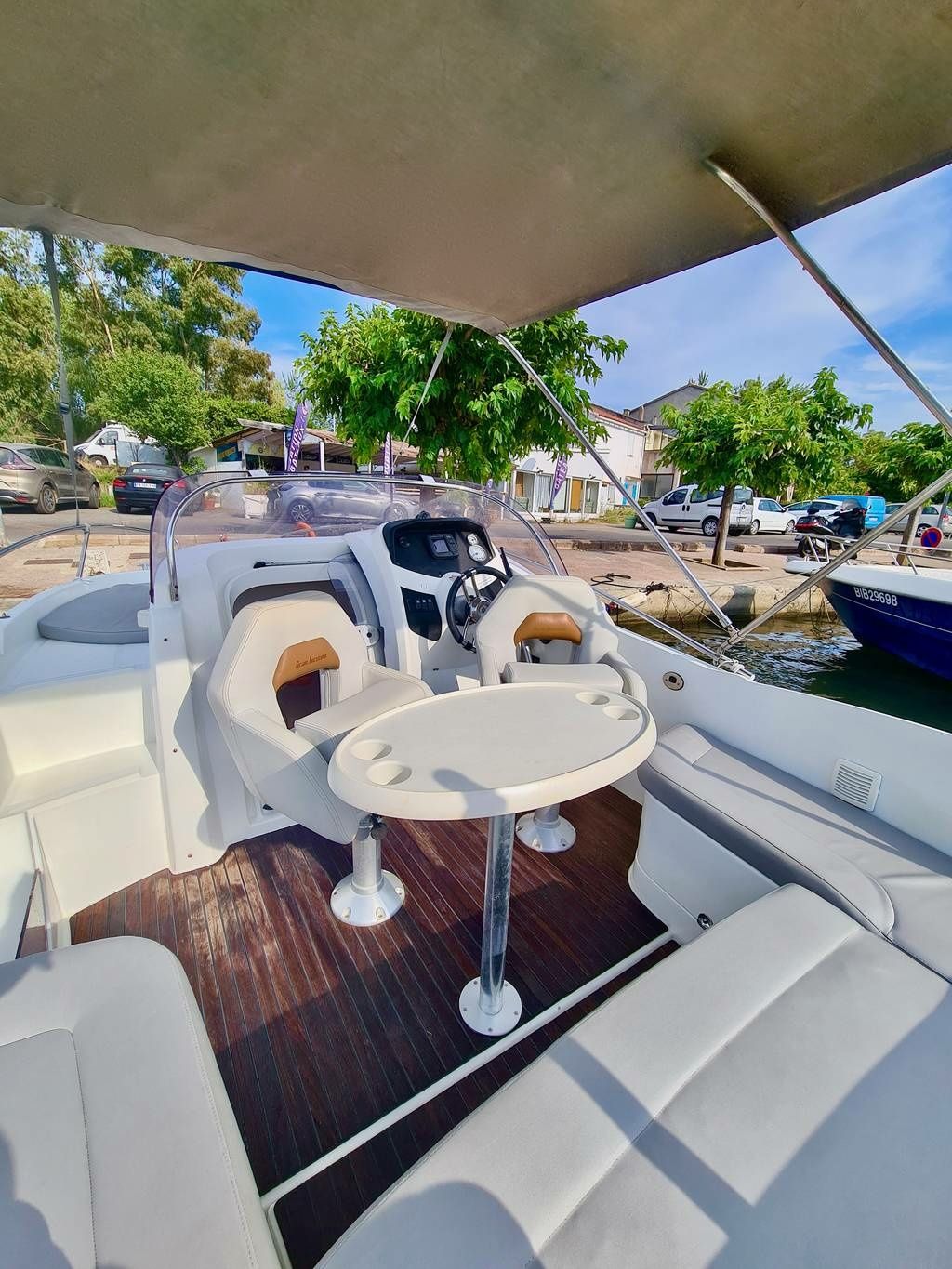 Beneteau Flyer 650 Sun Deck | 10