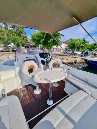 Beneteau Flyer 650 Sun Deck | 10