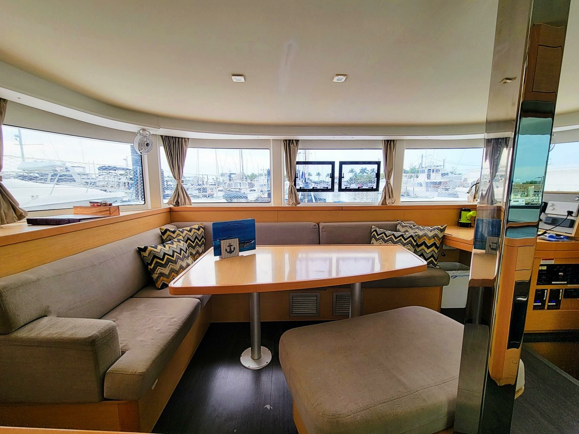 Lagoon 42 | Sugar Magnolia