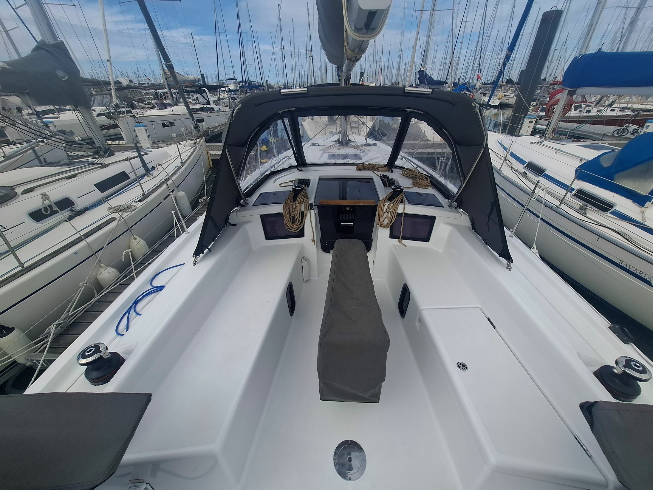Dufour 37 | Thais