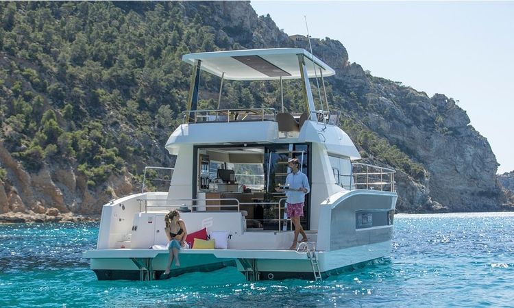 Fountaine Pajot MY 37 | Fleur de Corail