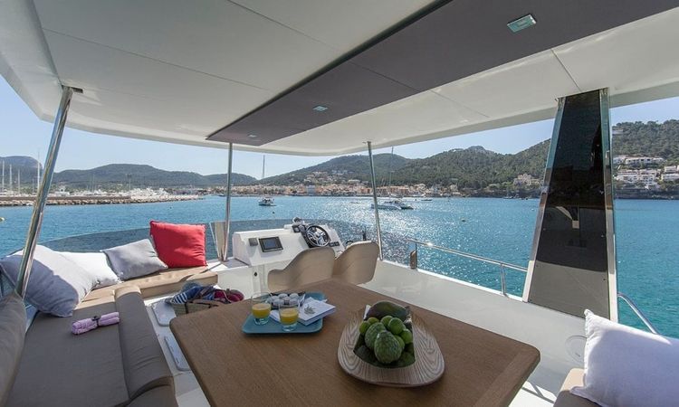 Fountaine Pajot MY 37 | Fleur de Corail