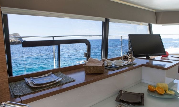 Fountaine Pajot MY 37 | Fleur de Corail
