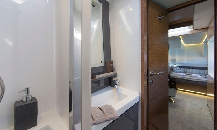 Fountaine Pajot MY 37 | Fleur de Corail