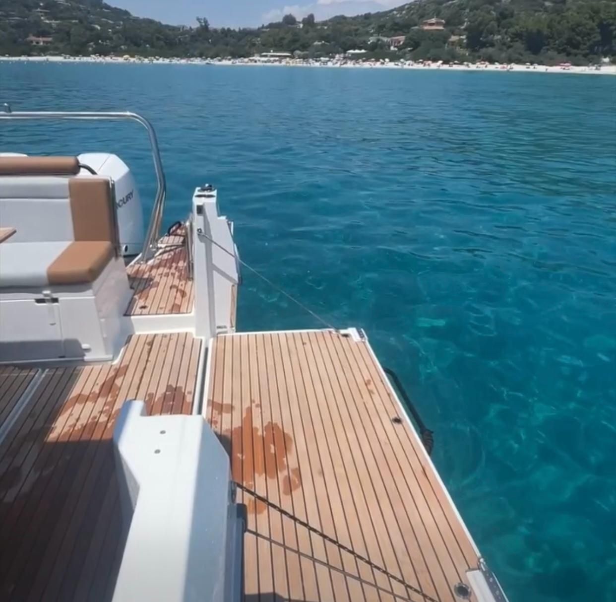 Beneteau Flyer 9 Spacedeck | Seven