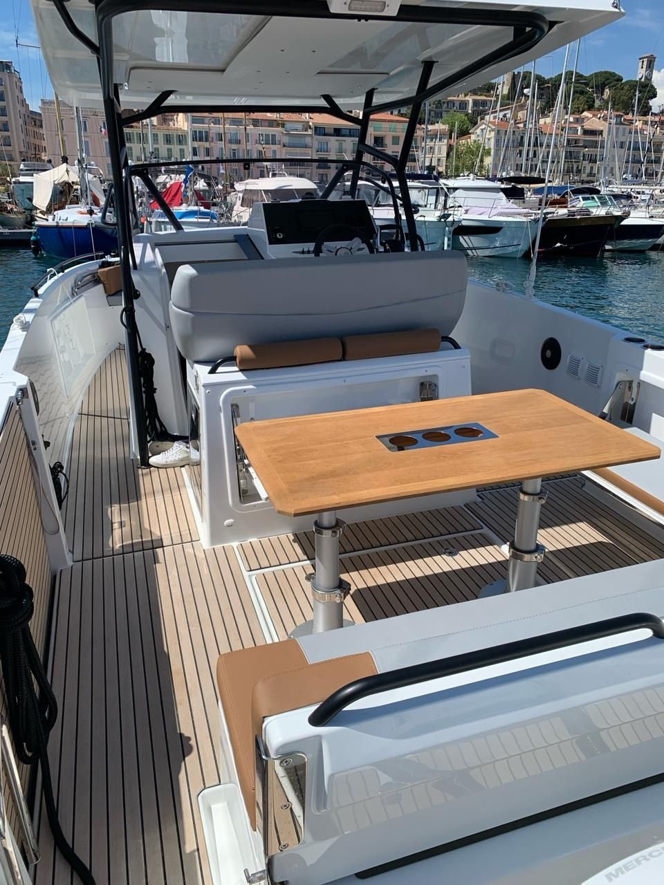 Beneteau Flyer 9 Spacedeck | Seven