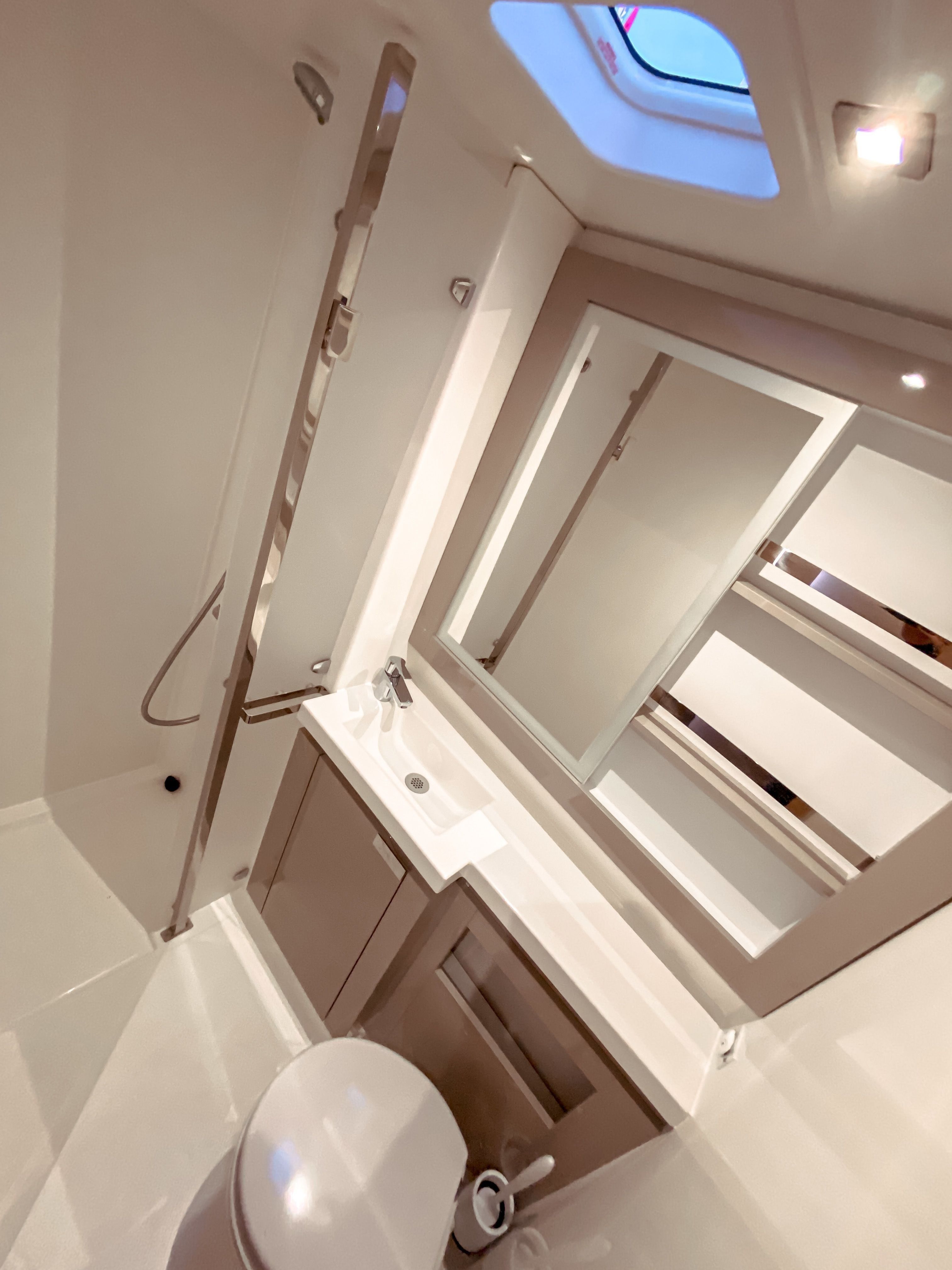 Fountaine Pajot Elba 45 | White Bird