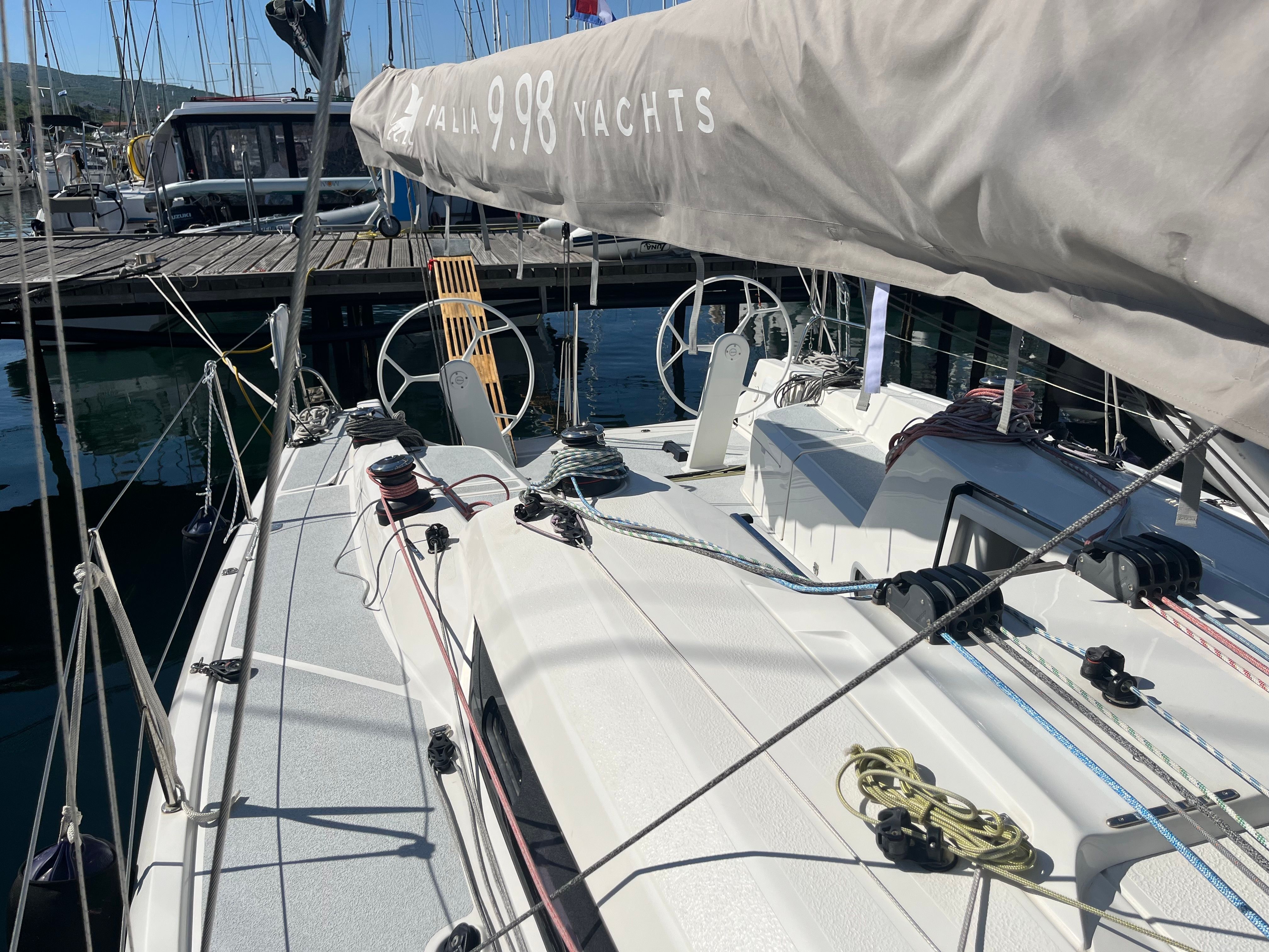 Italia Yachts 9.98 | Bellissima