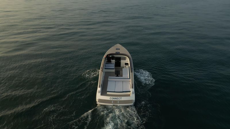 Van Dutch 40 | Connect