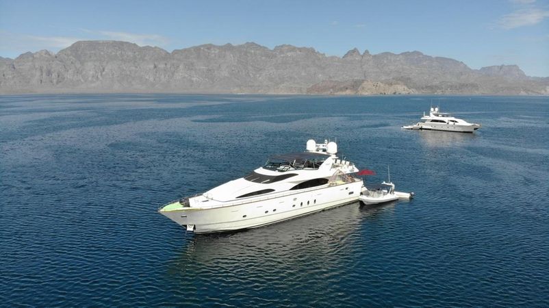 Azimut 100 | Super