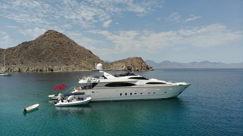 Azimut 100 | Super