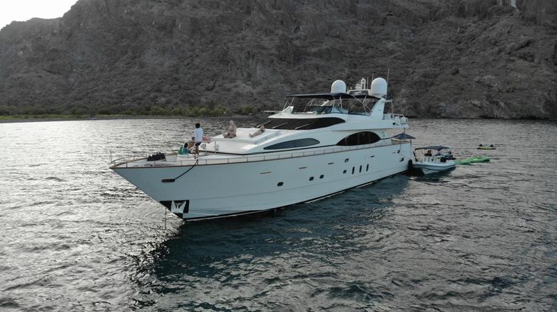 Azimut 100 | Super
