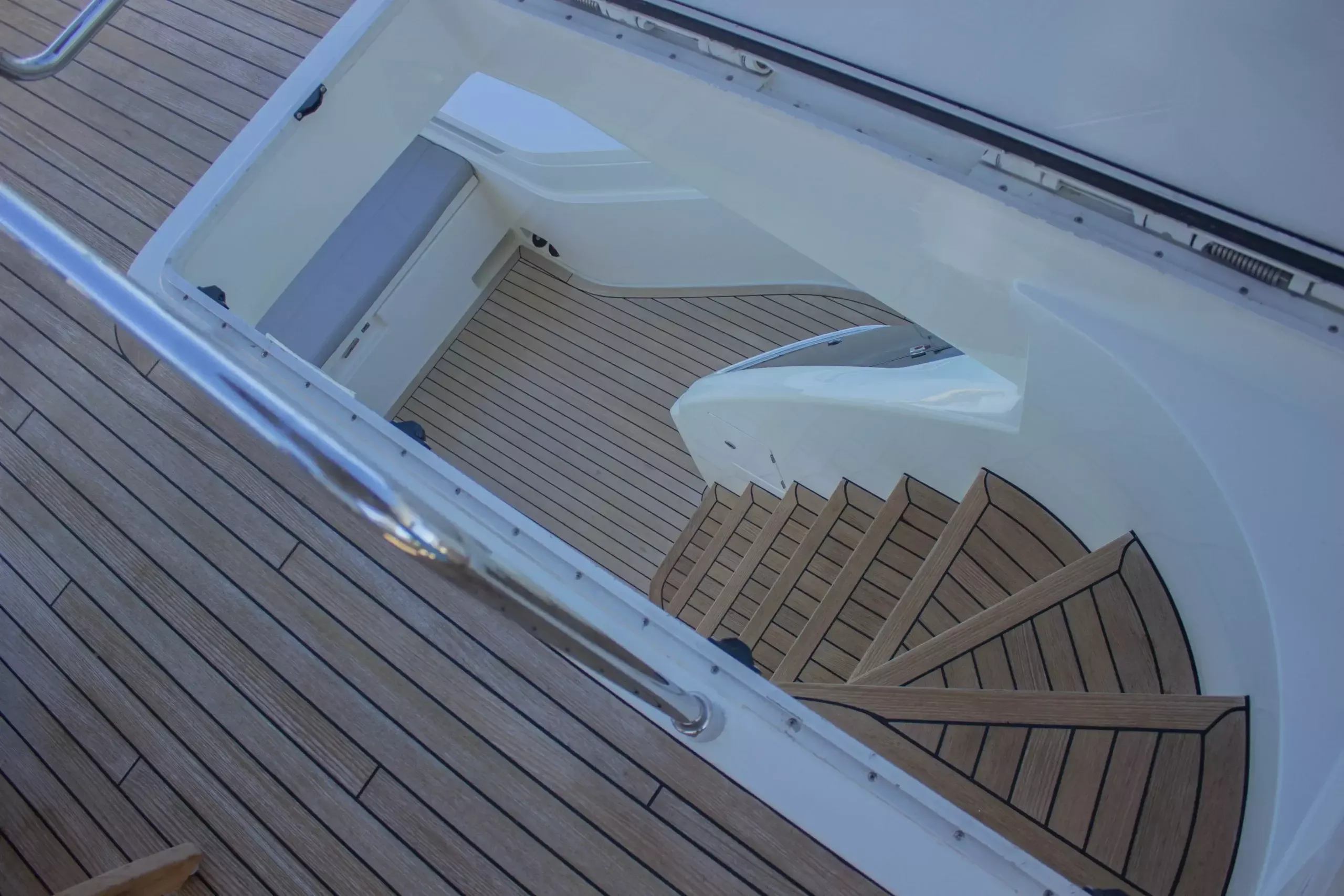 Ferretti 720 | Alamar 2