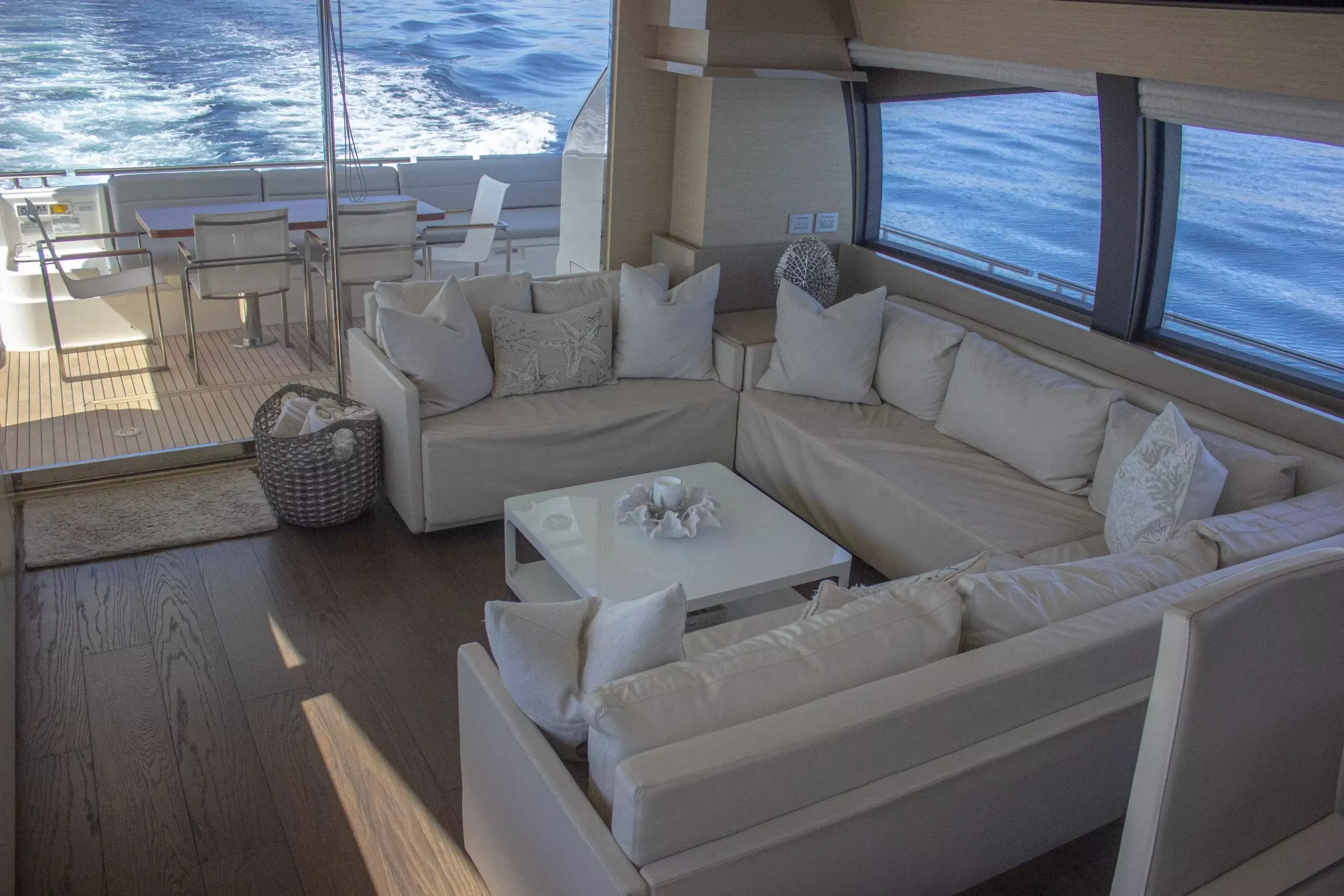 Ferretti 720 | Alamar 2
