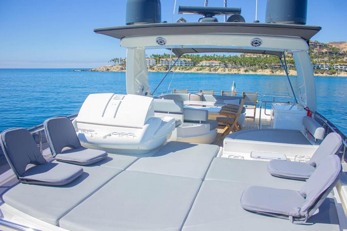 Ferretti 720 | Alamar 2